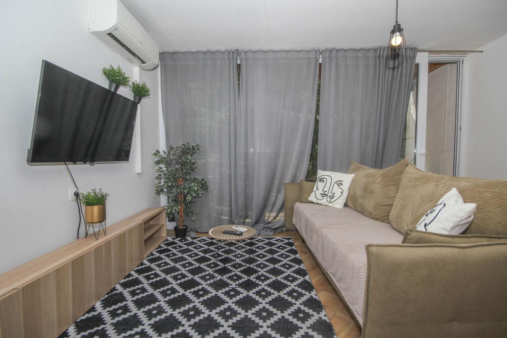 Lola'S Apartment Split Exterior photo